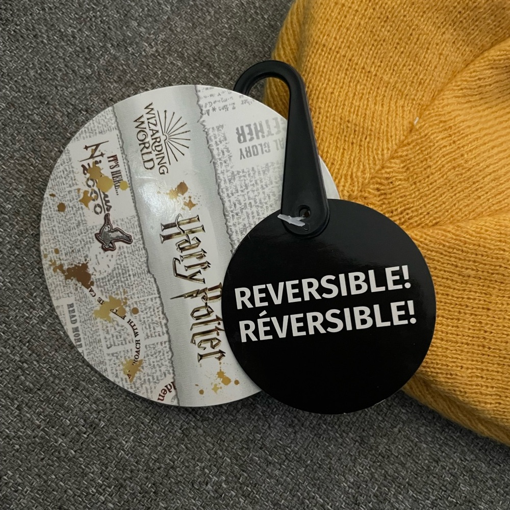 Griffindor Beanie- Reversible - Picture 3 of 8